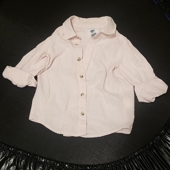 A28-Old navy, size 4t. Boy button down pink - Picture 2 of 2